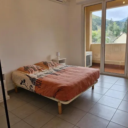 Lumineux Avec 3 *