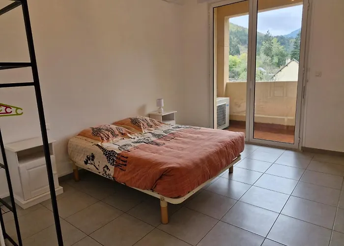 Lumineux Avec 3 *